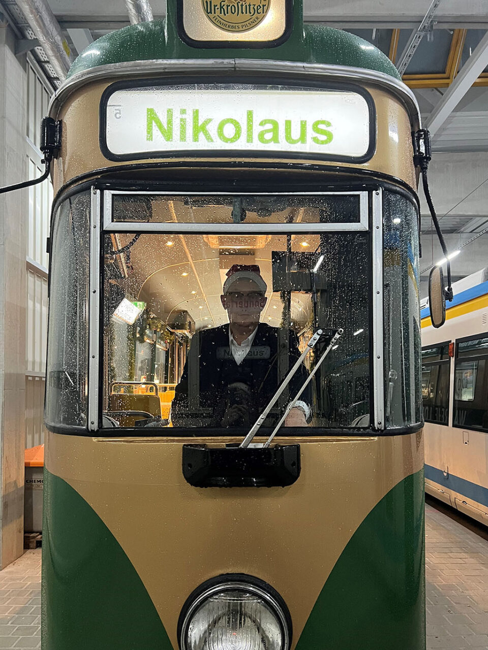 Partybahn Jena: Neue Rundfahrten in der Adventszeit. Foto: Stadtwerke Jena // JNV Partybahn Jena: Neue Rundfahrten in der Adventszeit. Foto: Stadtwerke Jena // JNV
