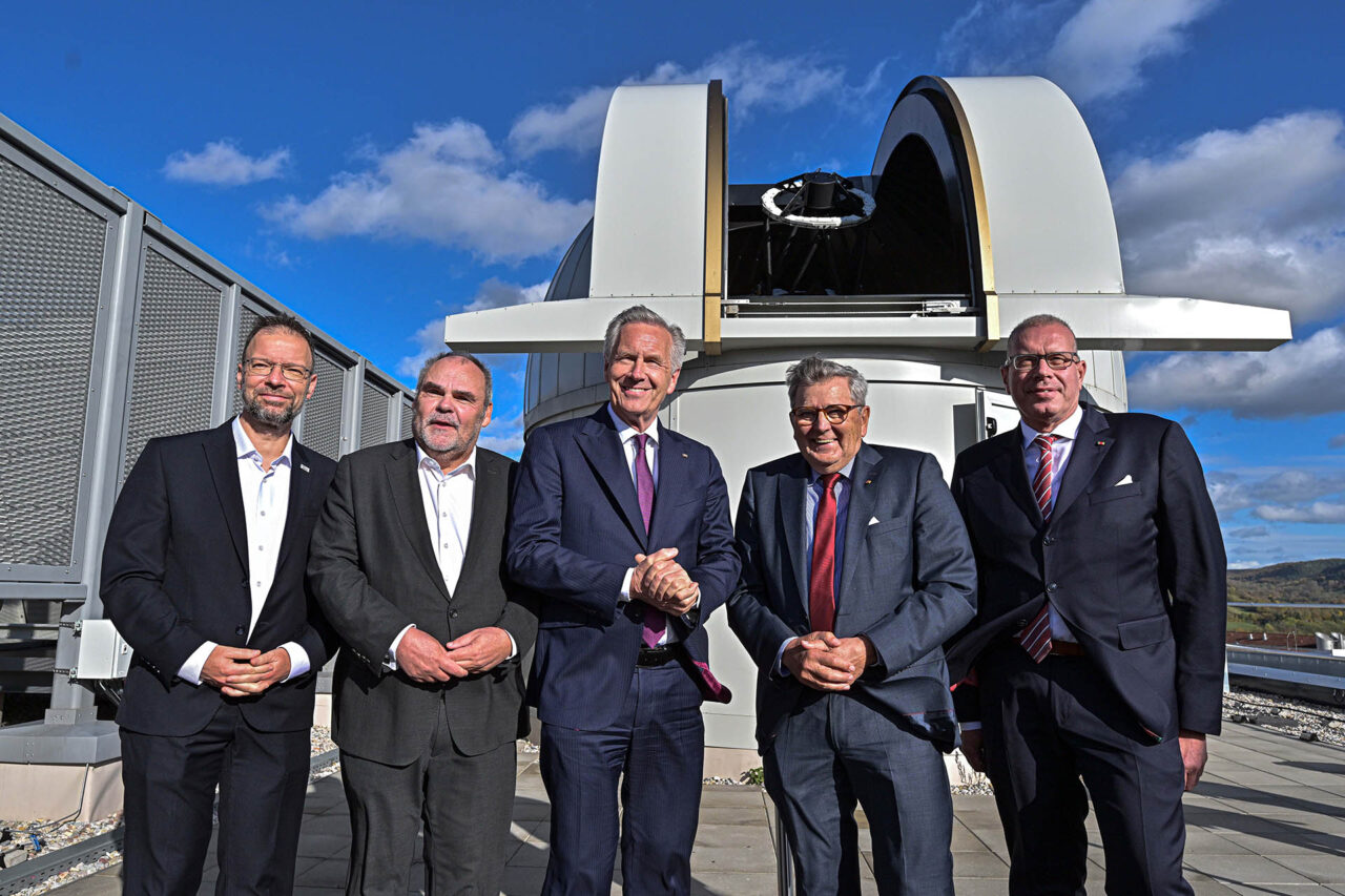 Christian Wulff besucht das Fraunhofer IOF und den ZEISS-Standort. Foto: J. Scheere // Stadt Jena Christian Wulff besucht das Fraunhofer IOF und den ZEISS-Standort. Foto: J. Scheere // Stadt Jena